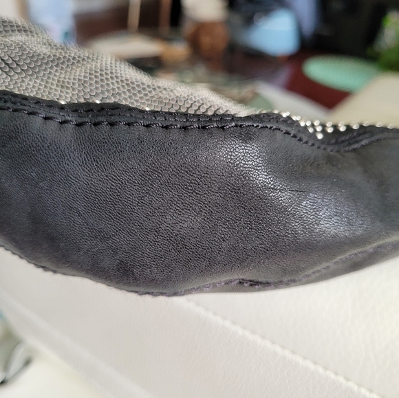 MICHAEL KORS black leather with edgy stud details hobo cross over - Picture 6 of 16